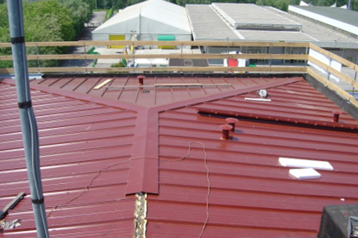 Rova Lattonerie - Bonifica copertura cemento amianto nuova copertura pannelli isolanti preverniciati